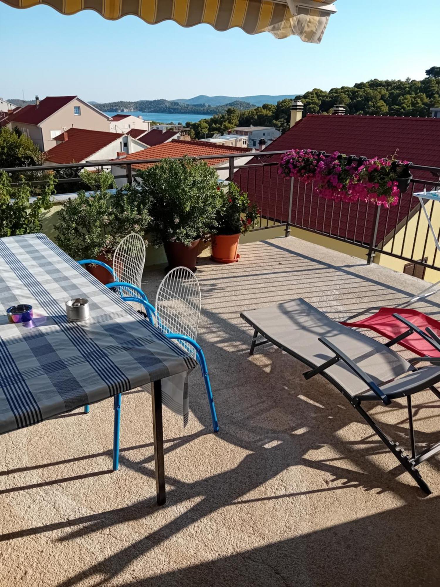 Tutti Apartment